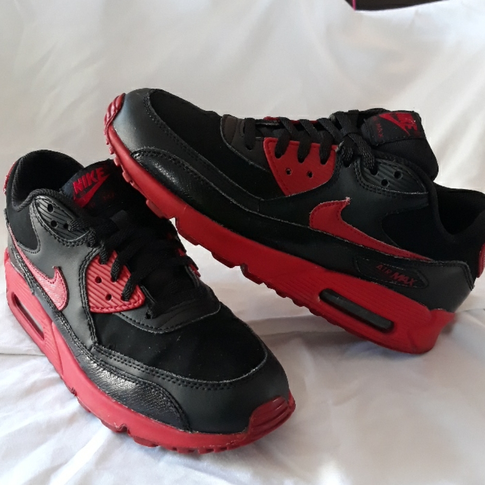 👉 Nike Air Max 7Y